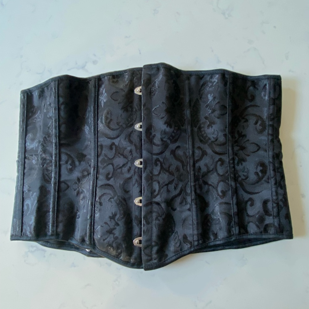 BLACK  CORSET (Never Worn) Large”